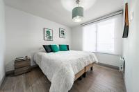 One-Bedroom Apartment with Balcony