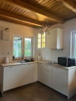 Bajkowy Domek nad rzeką Liwiec - B&B Łochów