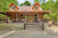 Rustic Paradise Pool Table, Hot Tub, Sleeps 12 - B&B Broken Bow