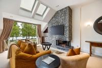 Creighton 1 Lake & Mountain View Apt - Bed and Breakfast Queenstown
