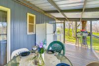 Fish, Hike and Relax Rural Red Bluff Cottage - B&B Red Bluff