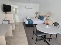 Crows Nest Motel - B&B