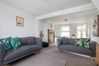 Seaside home tucked one row back from Deal beach - Chambres d’hôtes Deal