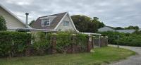 Cozy Island Living at The Grove cottage - B&B