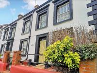 Duke's House, Penrith - Stunning Large Home - Town Centre on your Doorstep - 5 Bedrooms & Sun Trap Garden - Lake District Stay - Chambres d'hôtes Penrith