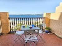 Pleine vue mer, à 10 m plage de sable, au Brusc, Terrasse... - B&B