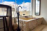 The Pyramids Horizon Studio w Bathtub - B&B Cairo