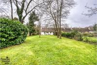 2 Bedroom Bungalow with Parking that Sleeps 6 - B&B West Horsley