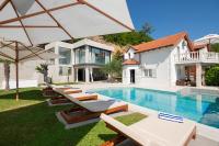Luxury Villa Karmen with pool & spa zone - B&B Ričice