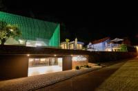 Luxury Lake-View Villa Karmen with Heated Pool, Private Spa & Sunset Terrace - B&B Ričice