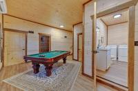 Honeybear Hideaways - Pet Friendly Cozy Cabin with Hot Tub, Fire Pit, and Game Room - Chambres d'hôtes Sevierville