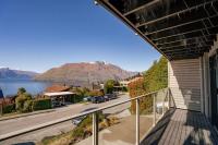 Quiet Home with Stunning Lake & Mountain Views - B&B Distretto di Queenstown