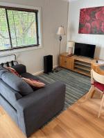 The Blue House - B&B Lake Tyers