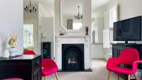 2 Bedroom Apartment where Modern Luxury meets Historic charm - B&B Wellington