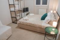 Sweet 3 bedr apt - 3 stops from Piramide - B&B Roma