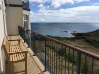 Stanwick - Panoramic coastal view with balcony - B&B Coverack