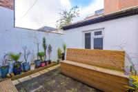 Stylish 3-Bed City Centre Home in Chester by 53 Degrees Property, Ideal for Groups, Private Parking! - B&B Chester