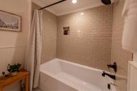 Historic Riverview Inn Suite Nine - B&B