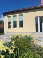 Feleségem Akarattya Vendégház - B&B Balatonakarattya