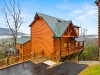 Zenzone - Private Pool Oasis, Scenic Views, Hot Tub, Games - B&B