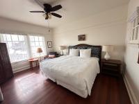 Standaard Kamer met Queensize Bed en Uitzicht op de Oceaan