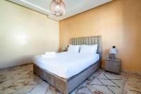 Maison avec Piscine Proche Plage - Bed and Breakfast