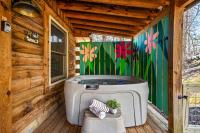 Couples Getaway Cabin near National Park w Hot Tub - Bed and Breakfast