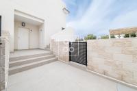 Luz de la Mata Penthouse, Golf, sea and lake views, by OYOOSTAYS - Chambres d'hôtes Rojales
