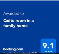 Quiet room in a family home - B&B