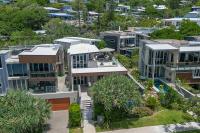 Coastal Retreat with Ocean Views - B&B Sunshine Beach