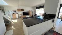 Villa con piscina y vistas canal AV-44 - Chambres d'hôtes Roses