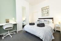 K Suites - Granville Avenue - Bed and Breakfast