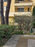 Frejus Plage, Appartement entier , piscine,parking,plage à 200m - Chambres d’hôtes Fréjus