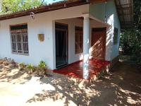 Dhanara Homestay - B&B