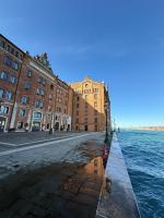 Molino Stucky Chimera - Canal View - B&B Venice