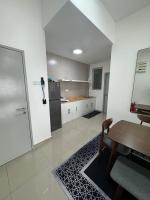 LBS Skylake Residence - TheMalaikaHomestay - B&B Puchong