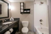 Queen Bed Hotel Suite 125 - Bed and Breakfast Jackson