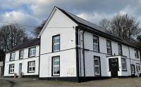 Faerdre Manor Large Holiday Home - B&B