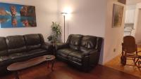 Family-Friendly in Quiet Laval Neighborhood - B&B Laval