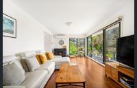 Spacious 5 Bedroom 3 Bath Three Sisters Getaway - Bed and Breakfast Katoomba