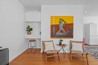 Elegant Hamilton East Home Near Gardens and Cafes - Chambres d'hôtes Hamilton