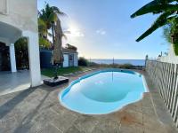 Solara West - Private Pool and Seafront - B&B
