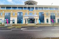 1 bed apartment in the heart of Staines town centre - Chambres d'hôtes Staines