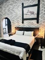 Hochzeitszimmer mit Queensize-Bett