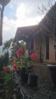 Lake Lovers Cafe & Homestay - B&B Bagar
