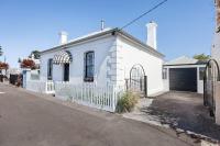 4 bdrm house in CBD sleeps 8 - B&B Warrnambool