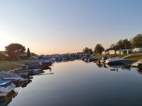 Main Hausboot Lore in der Marina Trosdorf bei Bamberg - B&B Bischberg