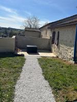 Petite maison en pierre au calme - Chambres d’hôtes