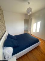 Appartement spacieux et chaleureux - 4pers - Refait à neuf - Parking privatif - Proches axes, commerces et services - Check in 24-24 - B&B
