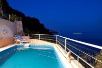 Unique Dalmatian Seafront Villa - Set in a 300 m2 Mediterranean garden with private beach, large pool and terrace. - Ferienwohnung Zaton
